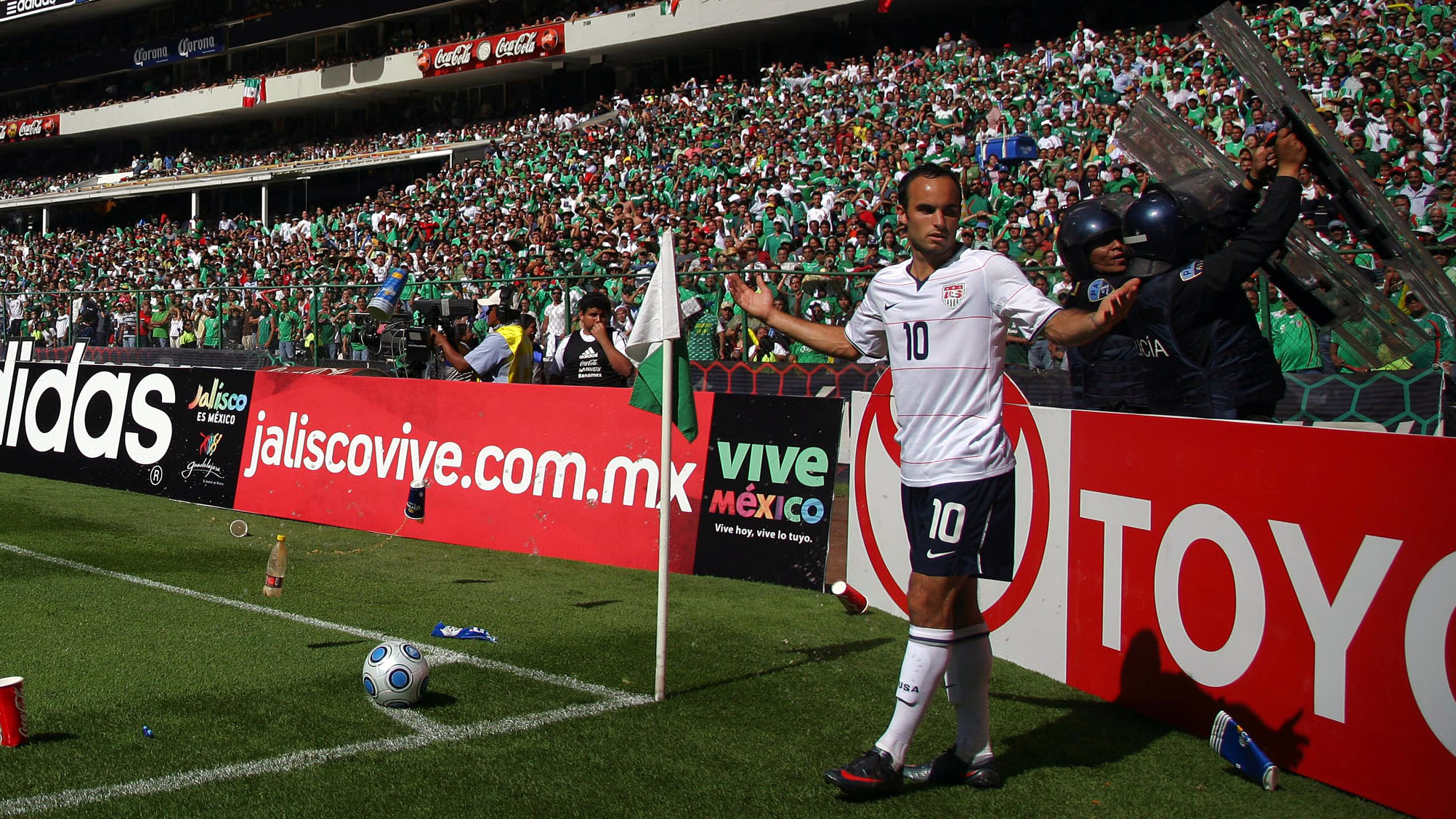 Donovan abandona aposentadoria para jogar justamente onde era visto como inimigo: no M&eacute;xico