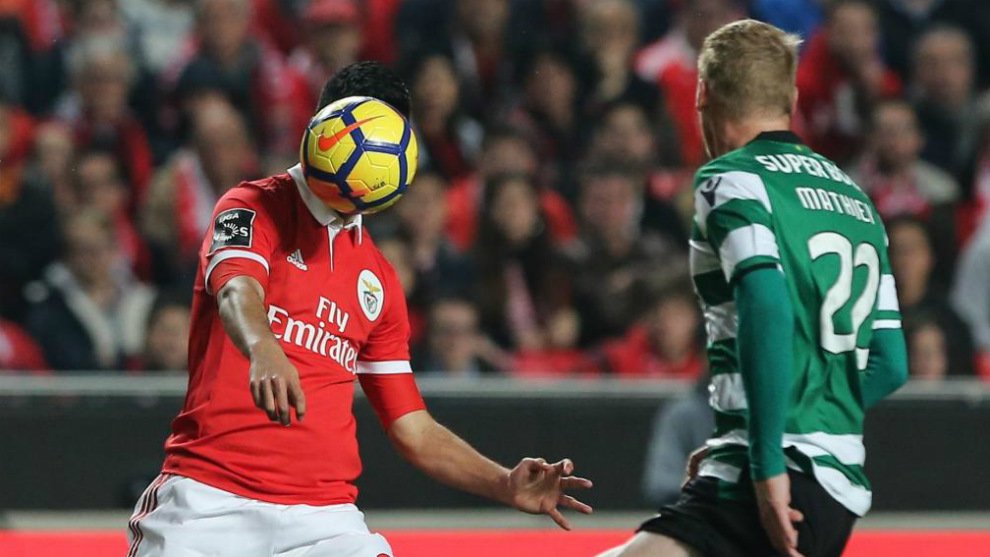 Jonas empatou o cl&aacute;ssico com o Sporting no fim, mas quem se beneficiou mesmo foi o Porto
