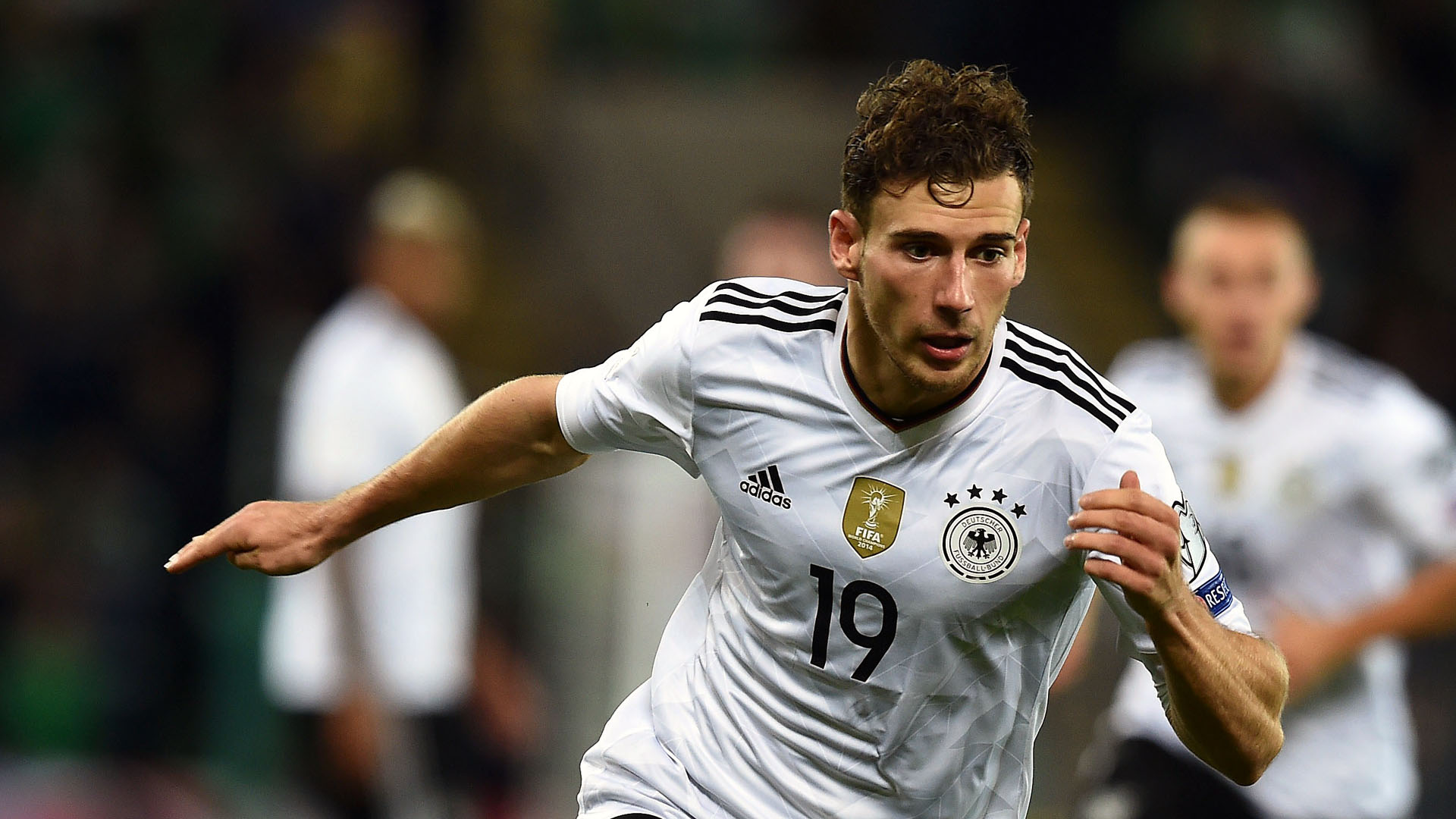 Bayern ganha talento no seu meio-campo sem gastar ao acertar com Leon Goretzka