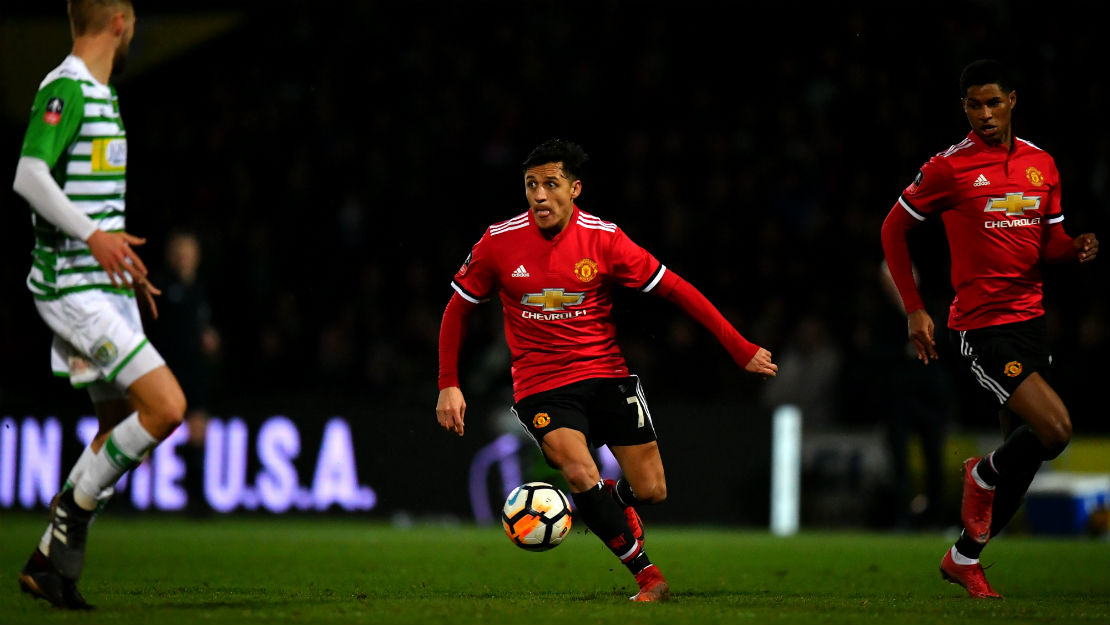 S&aacute;nchez atua 70 minutos na estreia e j&aacute; d&aacute; um aperitivo do que pode fazer pelo United