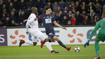 Entre a ansiedade e o goleiro do Guingamp, o recorde de Cavani não saiu na Copa da França