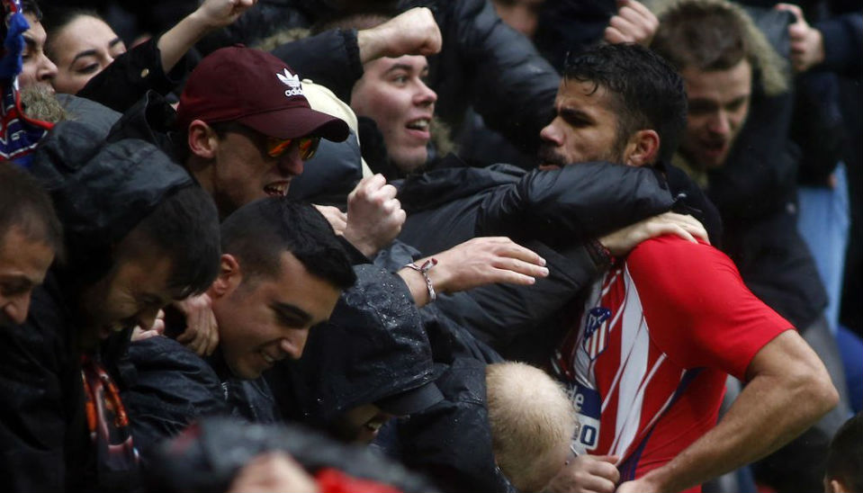 Diego Costa fez mais um na volta ao Atleti, mas tamb&eacute;m recebeu a primeira expuls&atilde;o