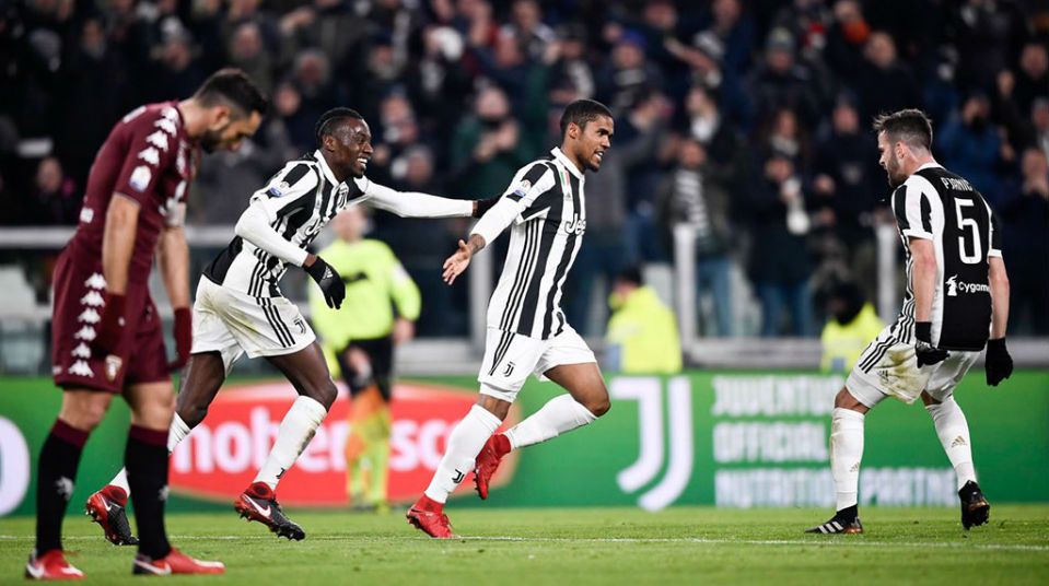 Com belo gol de Douglas Costa, a Juve se imp&ocirc;s no cl&aacute;ssico e avan&ccedil;ou na Copa da It&aacute;lia
