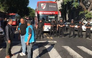 Uma insólita ameaça de bomba atrasou o Huracán x River pelo Campeonato Argentino