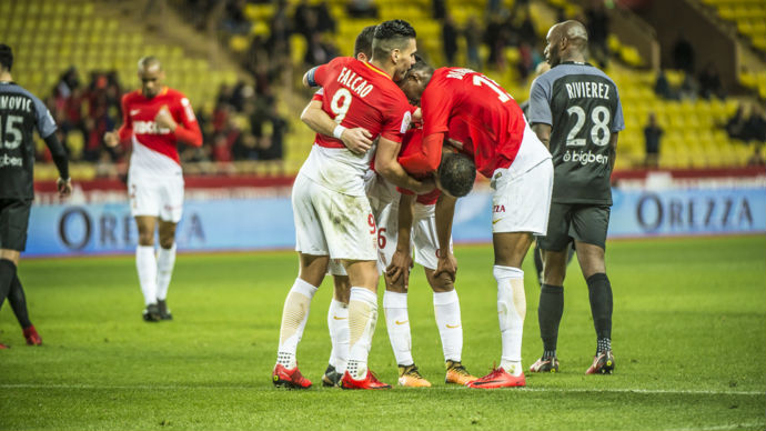 Jorge abriu a vit&oacute;ria do Monaco com um gola&ccedil;o de fora da &aacute;rea