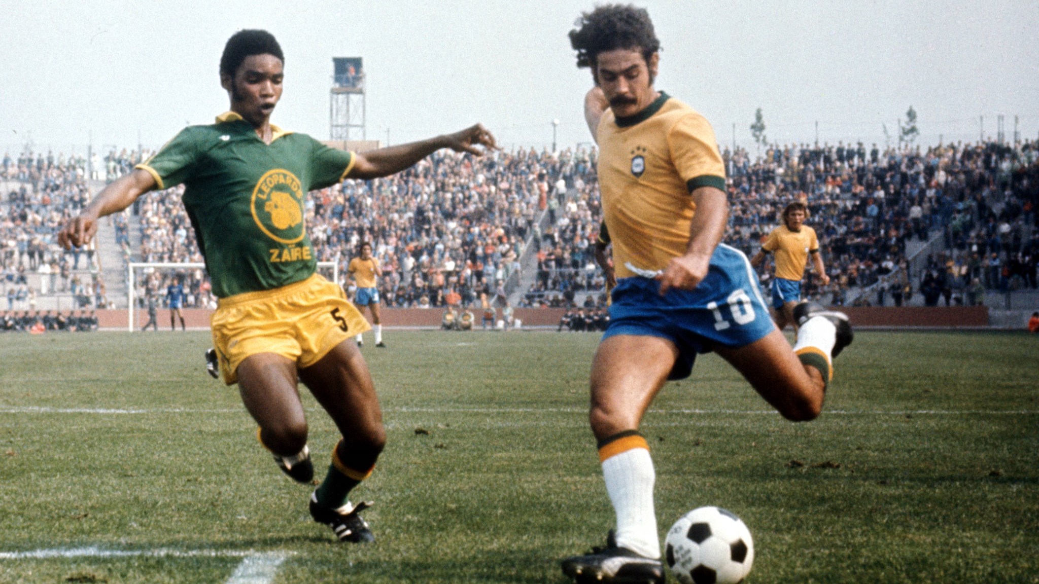 V&iacute;deo | 14 minutos da genialidade pura de Rivellino, um craque impetuoso