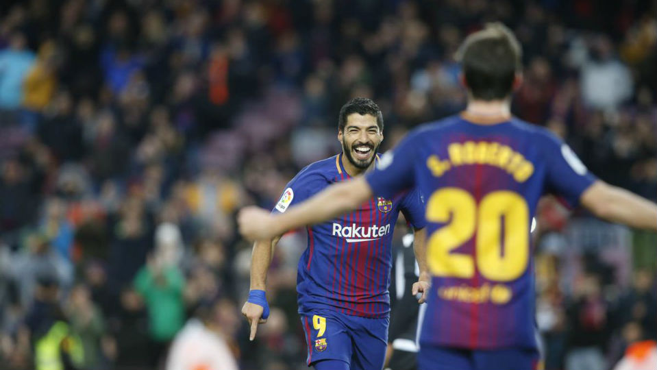 Em noite abrilhantada por Messi, Su&aacute;rez chega aos 400 gols em sua carreira