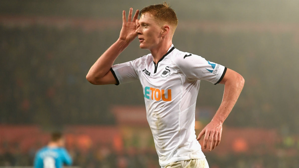 O novo Swansea faz mais uma v&iacute;tima, com colabora&ccedil;&atilde;o da defesa do Arsenal