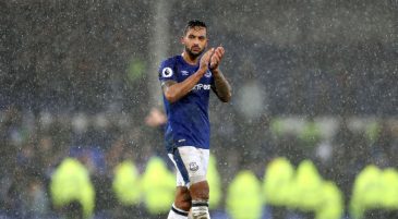 Walcott já consegue no Everton o que raras vezes fazia no Arsenal: ser decisivo