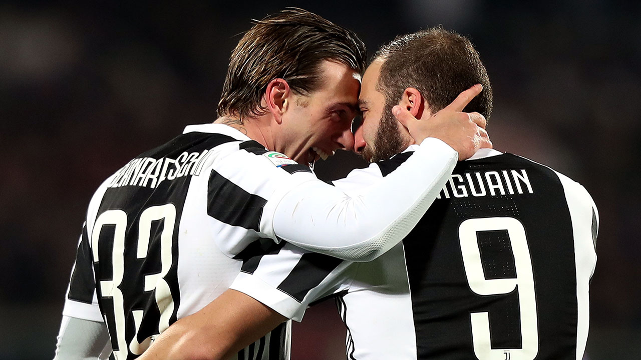 Fim de semana de cl&aacute;ssicos pelo Brasil, em Turim e destaques do futebol europeu na TV