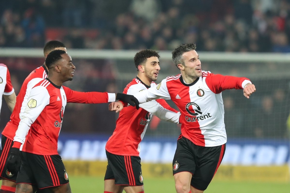 Enfim, Van Persie consegue primeiro gol ap&oacute;s volta ao Feyenoord &ndash; e foi bonito
