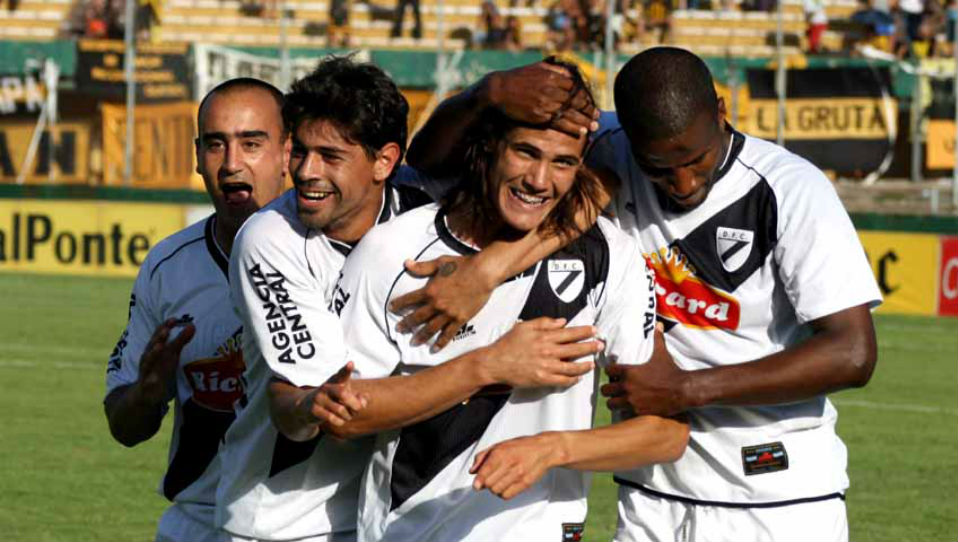 Cavani: &ldquo;Ainda quero ser campe&atilde;o da Libertadores por um clube do Uruguai&rdquo;