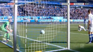 Este goleiro na segundona alemã tomou o gol mais bobo dos últimos tempos