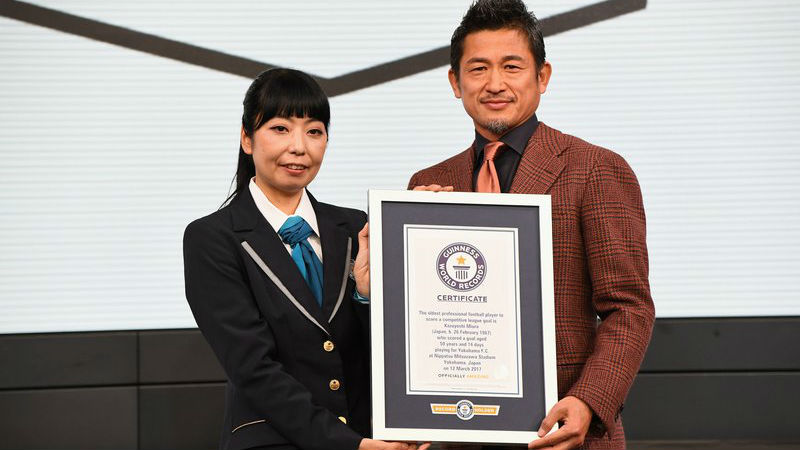 Kazu Miura &eacute; reconhecido pelo Guinness como jogador mais velho a marcar em uma liga oficial