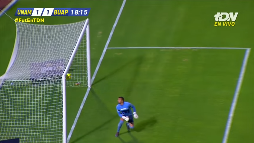 Zlatan certamente assinaria este gola&ccedil;o na Copa do M&eacute;xico, deleite para os olhos