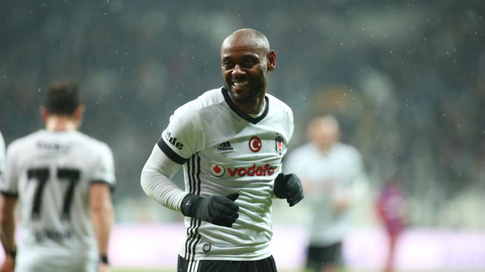 V&iacute;deo | De volta &agrave; Champions, V&aacute;gner Love aprontou contra alguns dos melhores defensores do mundo