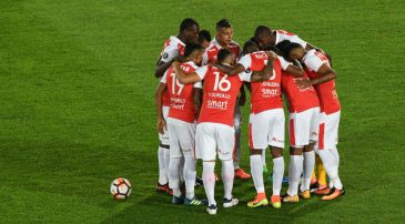 Intenso, Santa Fe exibe sua força e avança à fase de grupos da Libertadores