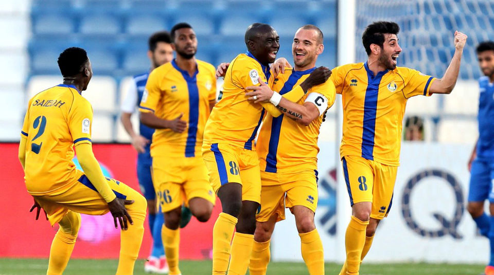 Xavi, Sneijder, Forl&aacute;n: O s&aacute;bado foi cheio de gola&ccedil;os de falta dos velhos craques pela &Aacute;sia