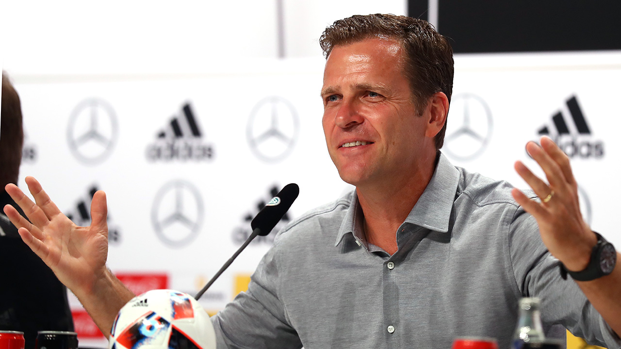 Bierhoff refor&ccedil;a cr&iacute;tica de L&ouml;w &agrave; Bundesliga: &ldquo;Ensinamos muito a jogar sem a bola e pouco com a bola&rdquo;