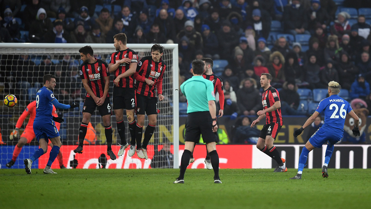 O gola&ccedil;o de Mahrez contra o Bournemouth salvou o Leicester da derrota e merece ser visto