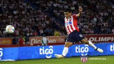 Teo Gutierrez fechou a vitória do Junior sobre o Once Caldas com um golaço