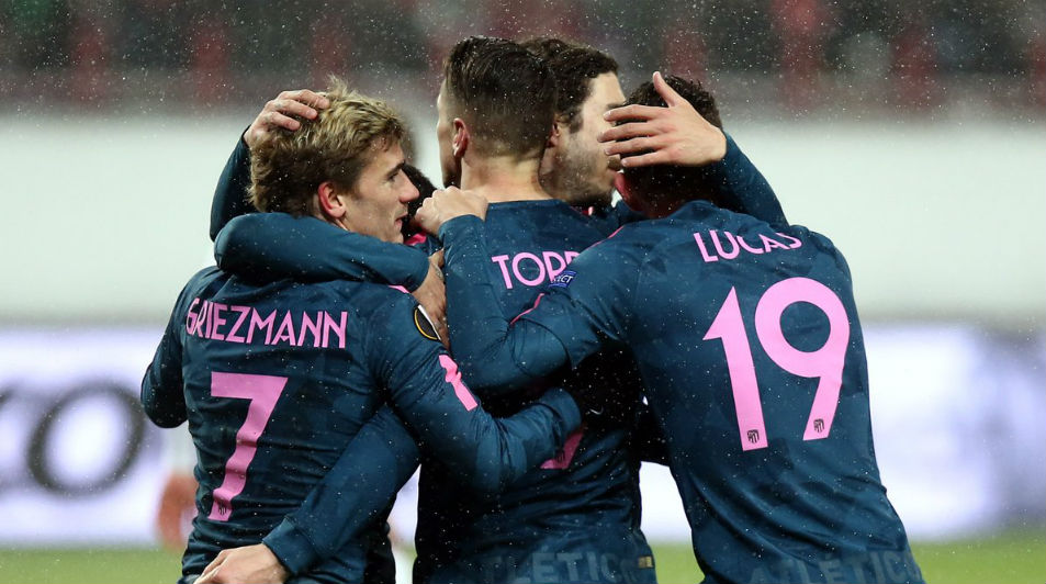 Chap&eacute;u, passe e cobertura: Correa e Griezmann produziram obra de arte em Moscou