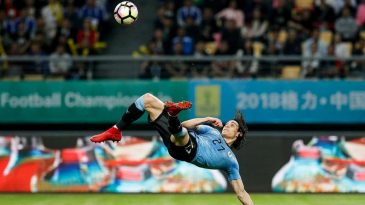 Cavani fez esta belezura da imagem e produziu uma obra-prima pelo Uruguai