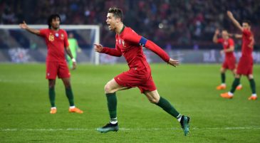 Salah ia brilhando, mas Cristiano roubou a cena com dois gols e a virada de Portugal nos acréscimos