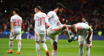 A Argentina desmoronou diante de uma Espanha sufocante, deslumbrante: 6 a 1 nas Touradas em Madri