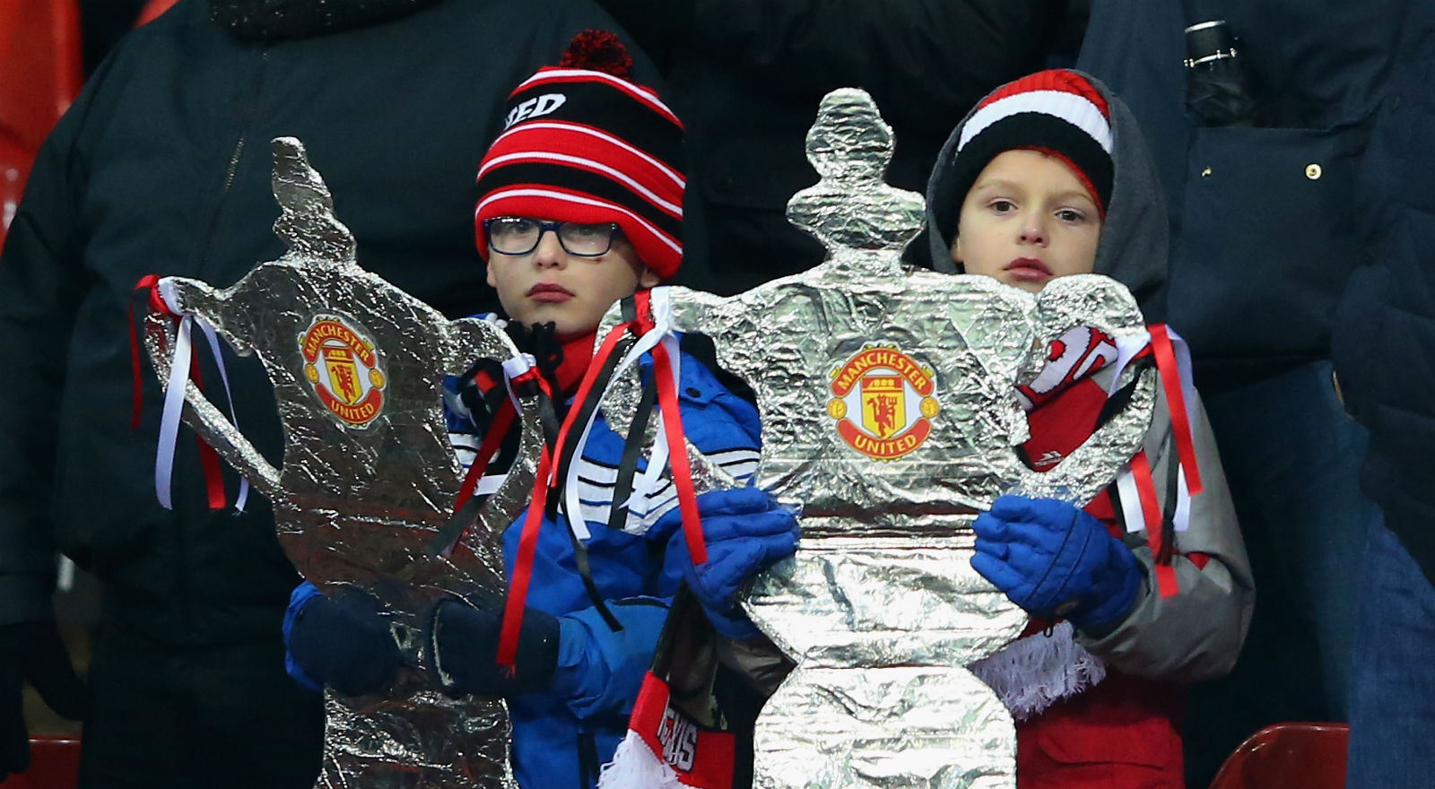 O Manchester United segue sem empolgar, mas avan&ccedil;ou &agrave;s semifinais da FA Cup
