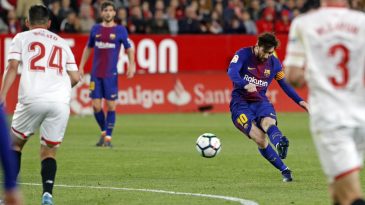 A falta de precisão puniu a noite inspirada do Sevilla, e Messi salvou a invencibilidade do Barcelona