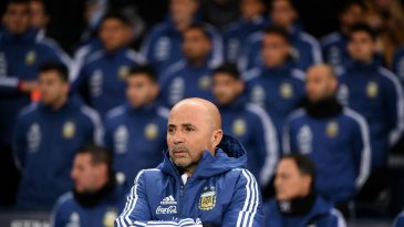 Sampaoli: “Fizemos um primeiro tempo incrível, mas a Espanha nos esbofeteou”