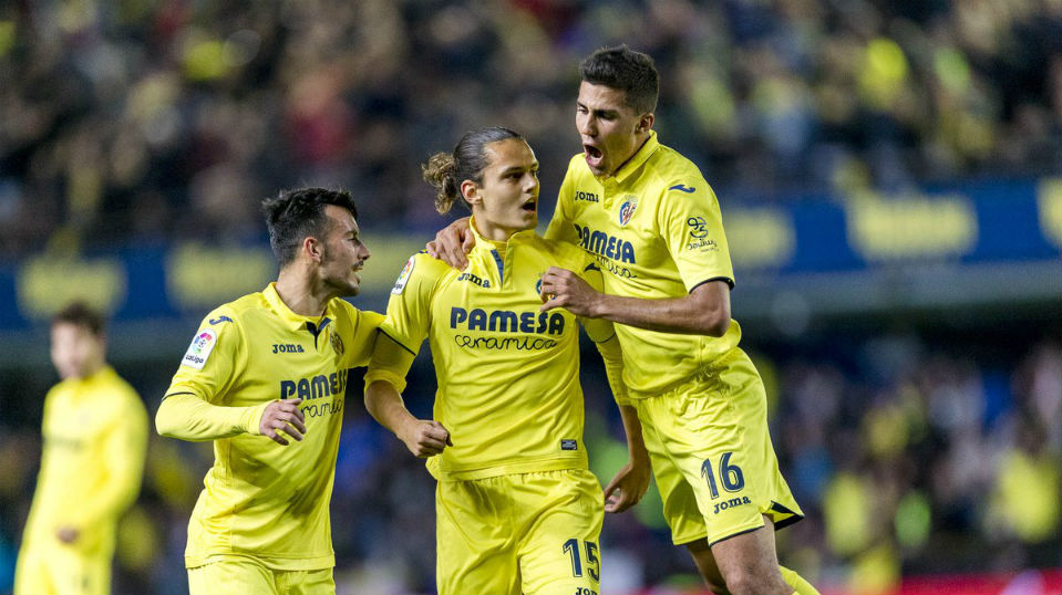 &Uuml;nal precisou de 16 minutos para sair do banco, anotar dois gols e frustrar o Atleti