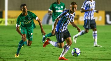 Everton deu um drible da vaca de chaleira, e este foi só um dos requintes no golaço contra o Goiás