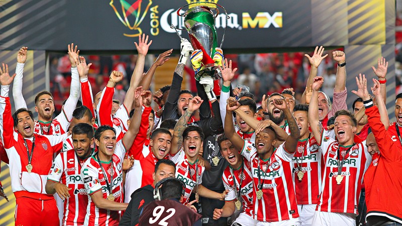 Um gol contra rid&iacute;culo de zagueiro do Toluca decidiu o t&iacute;tulo da Copa do M&eacute;xico para o Necaxa