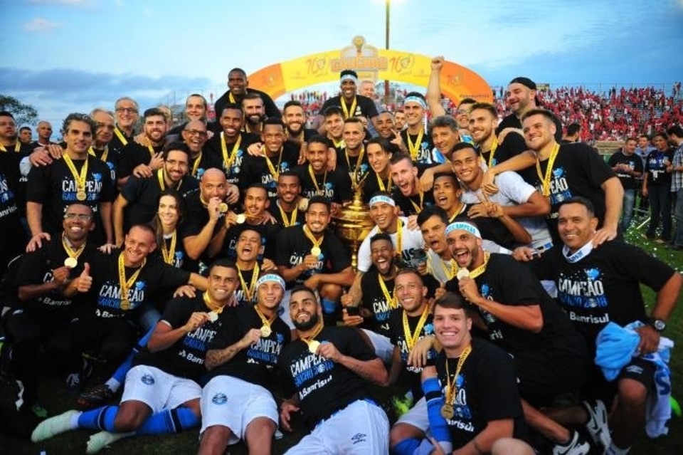 Do time de transi&ccedil;&atilde;o ao campe&atilde;o da Am&eacute;rica, Gr&ecirc;mio se recomp&ocirc;s a tempo de mais um t&iacute;tulo