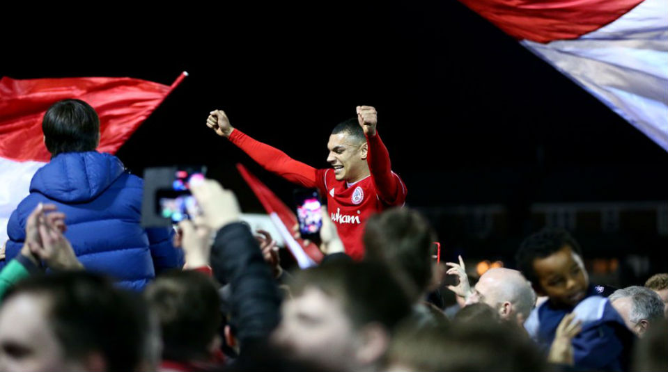 Eterno figurante, o Accrington Stanley vira protagonista de um conto de fadas na League Two