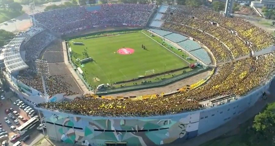 S&atilde;o lindas as imagens do Centenario lotado para o recebimento de Pe&ntilde;arol x Nacional