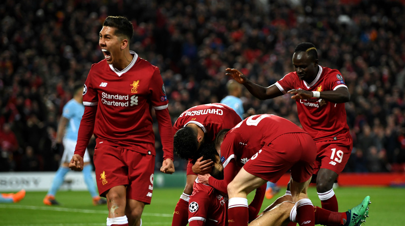 Firmino n&atilde;o balan&ccedil;ou as redes, mas fez um primeiro tempo infernal contra o City
