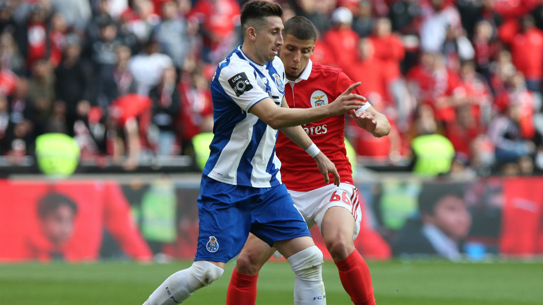 Gola&ccedil;o no fim de Herrera garantiu a vit&oacute;ria e a lideran&ccedil;a para o Porto