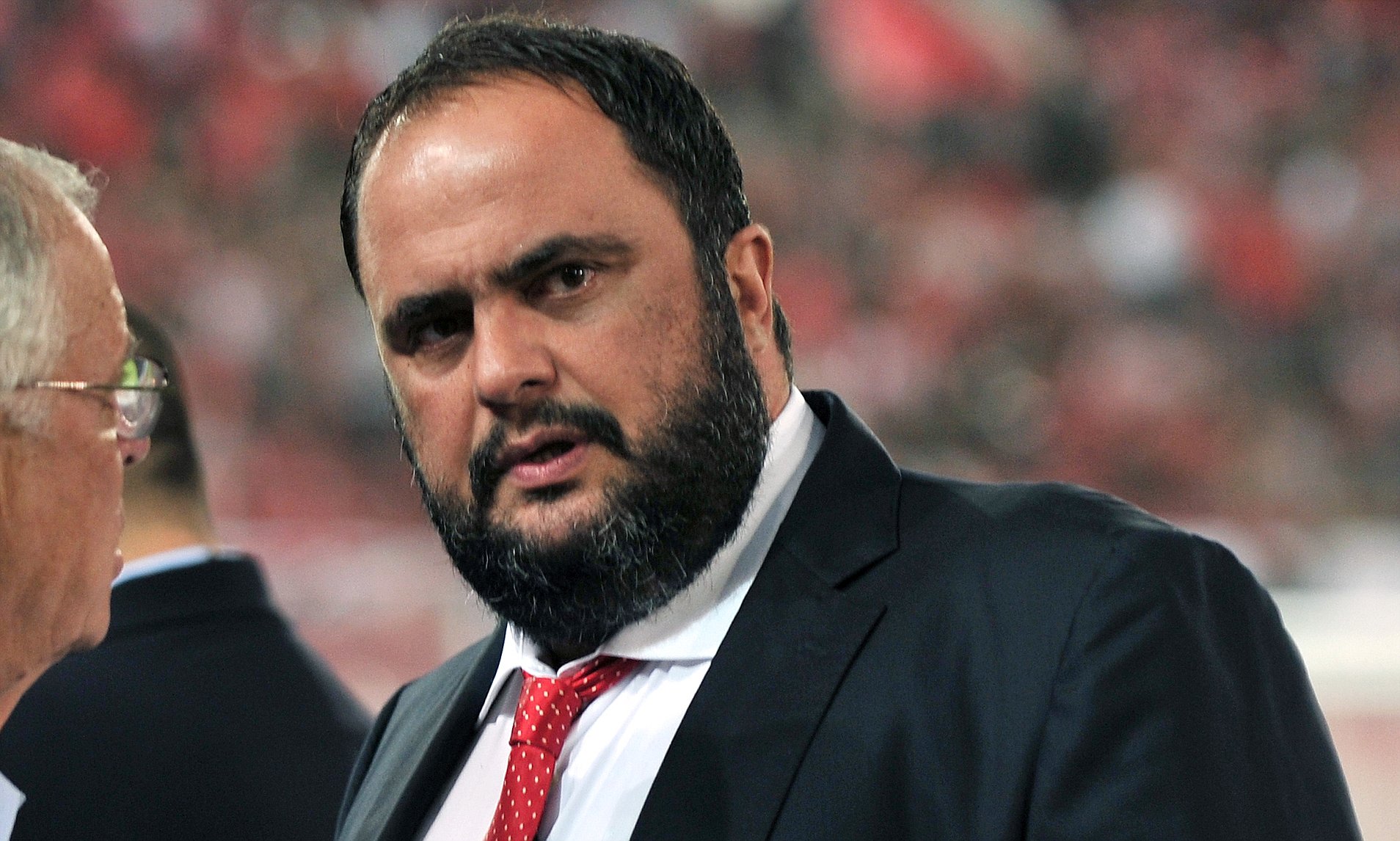 Dono do Olympiacos d&aacute; &ldquo;f&eacute;rias antecipadas&rdquo; ao elenco, ap&oacute;s fracasso na busca pelo octacampeonato grego