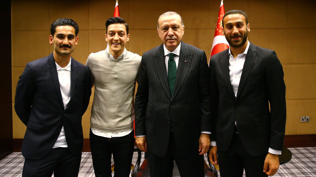 Por que o encontro de &Ouml;zil e G&uuml;ndogan com Erdogan, presidente da Turquia, repercutiu mal na Alemanha