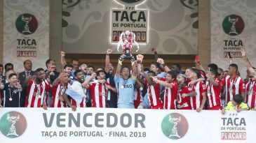 O Desportivo das Aves afundou o Sporting na crise e conquistou o primeiro título da sua história