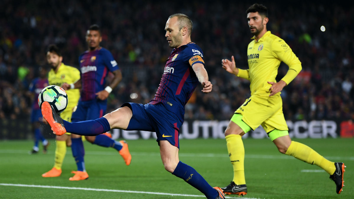 Para nos deixar com mais saudades, Iniesta deu dois lindos passes na goleada do Barcelona