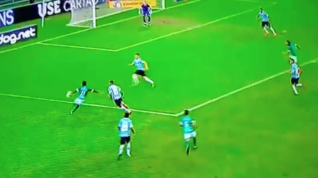 Entrega logo o Pusk&aacute;s: Goi&aacute;s perdeu do Gr&ecirc;mio, mas se liga neste gola&ccedil;o de Maranh&atilde;o