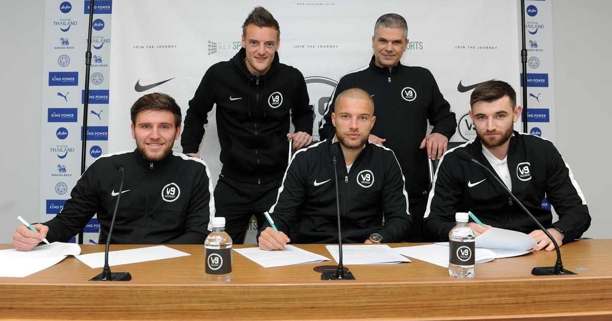 Rumo &agrave; sua primeira Copa, Vardy ajudar&aacute; atletas amadores a buscarem um clube profissional