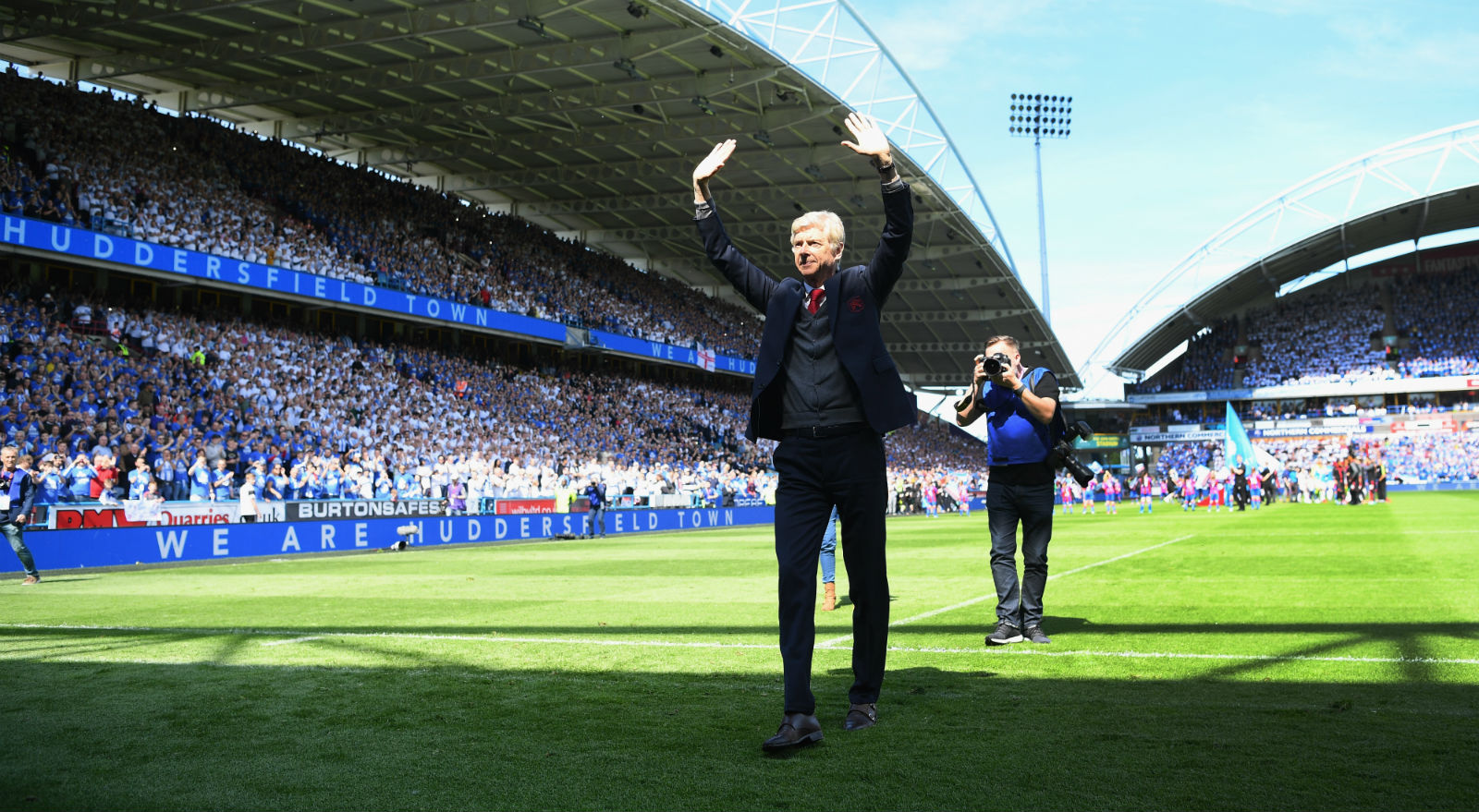 Wenger se despediu do Arsenal carregado de leveza, entre o respeito e a gratid&atilde;o que realmente merece