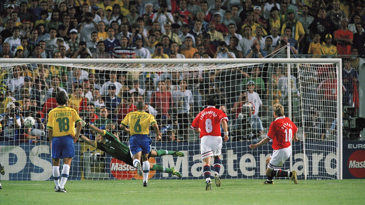 23 de junho em Copas: o p&ecirc;nalti que ningu&eacute;m viu em Brasil 1&times;2 Noruega em 1998