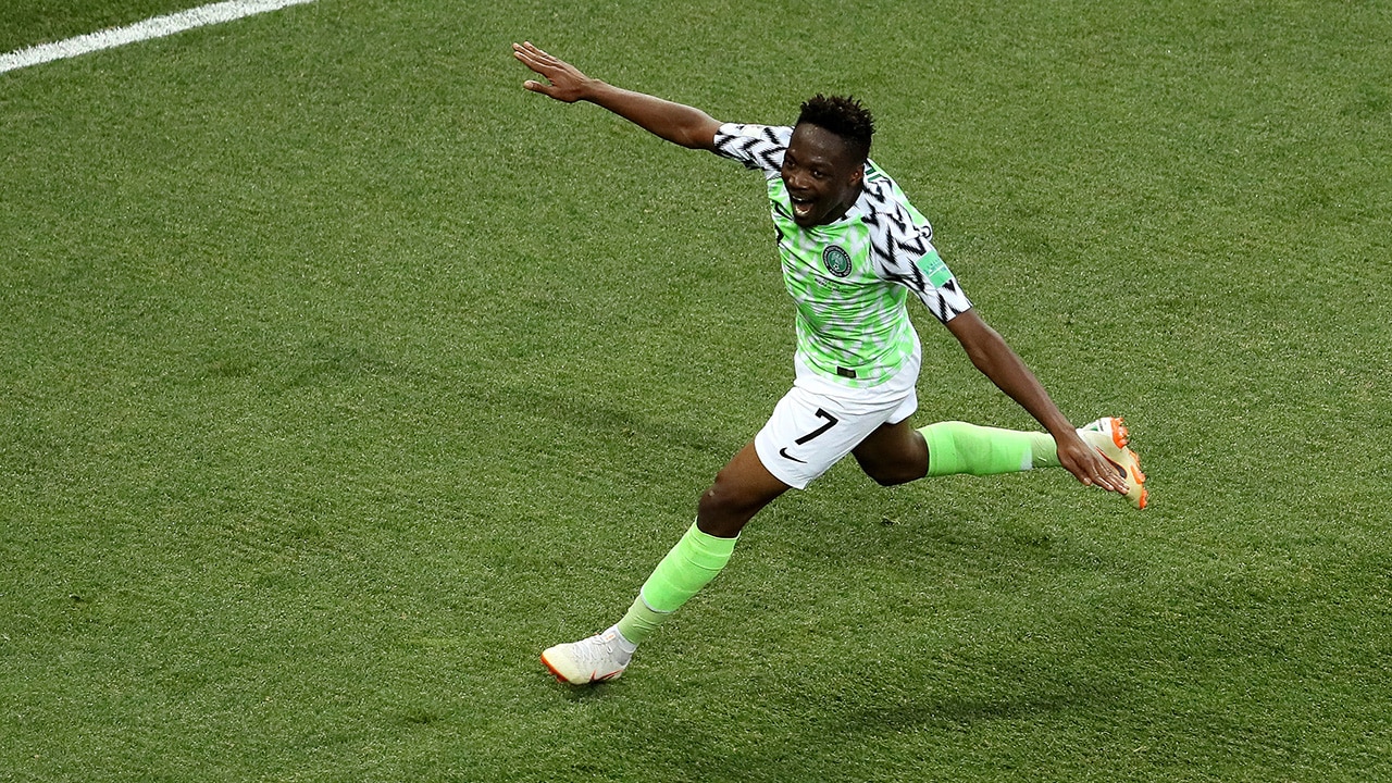 Ahmed Musa foi importante no momento mais tenso para unir o grupo e manter Nig&eacute;ria viva na Copa
