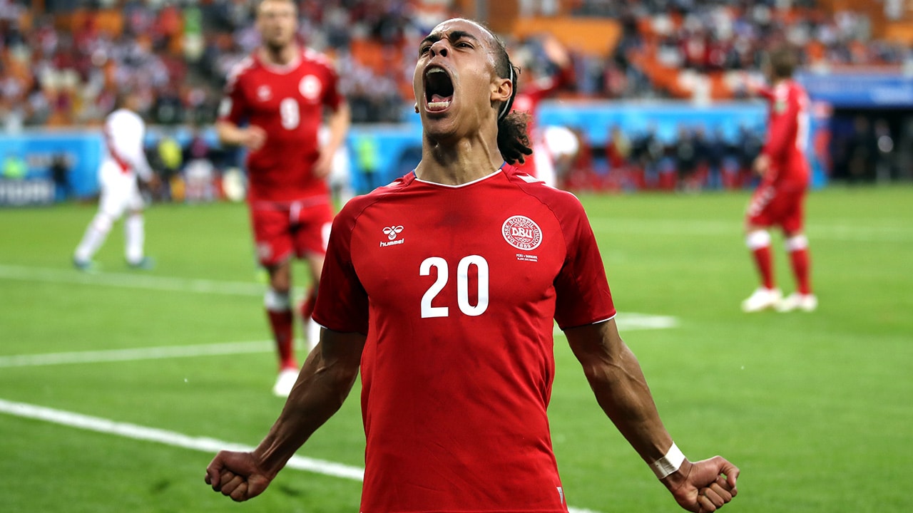 Bom jogo do Peru n&atilde;o &eacute; suficiente e a Dinamarca &eacute; quem sai feliz do jogo